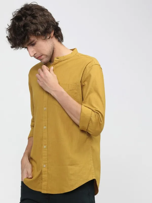  Ketch Men Yellow Solid Slim Fit Casual Shirts