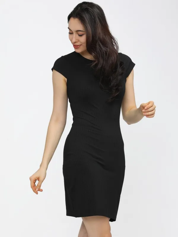  Tokyo Talkies Women Black Solid Bodycon Dresses