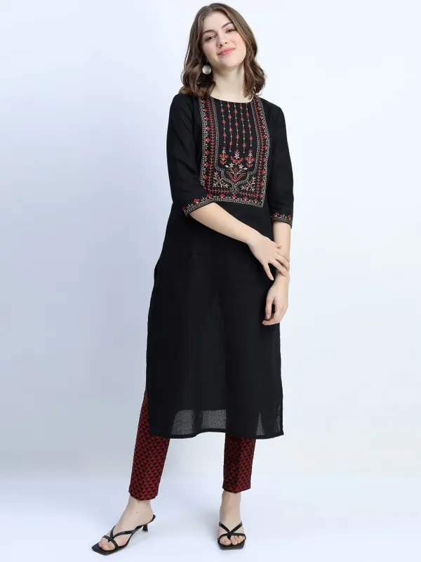  Vishudh Women Black Printed Straight Kurtas