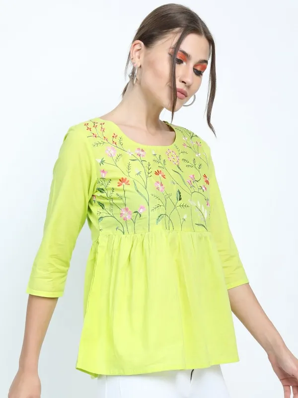  Vishudh Women Green Printed Regular Tops