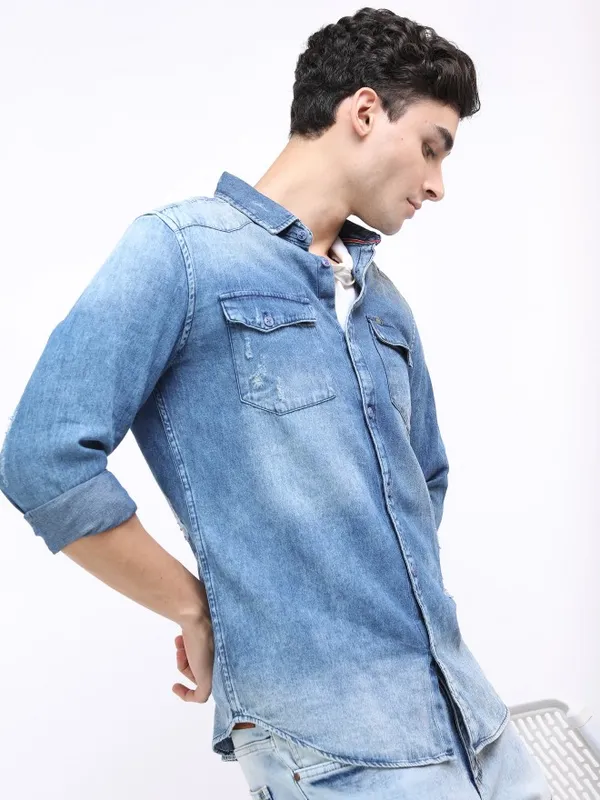  Locomotive Men Blue Solid Slim Fit Casual Shirts