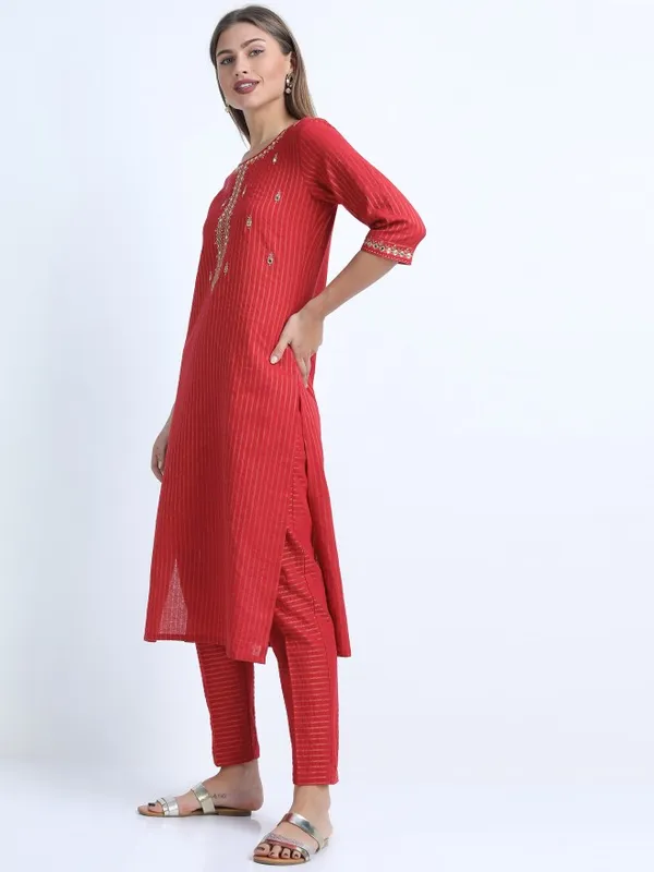  Vishudh Women Red Striped Kurta Sets