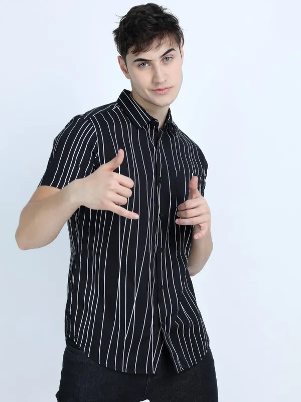  Highlander Men Black Striped Slim Fit Casual Shirts