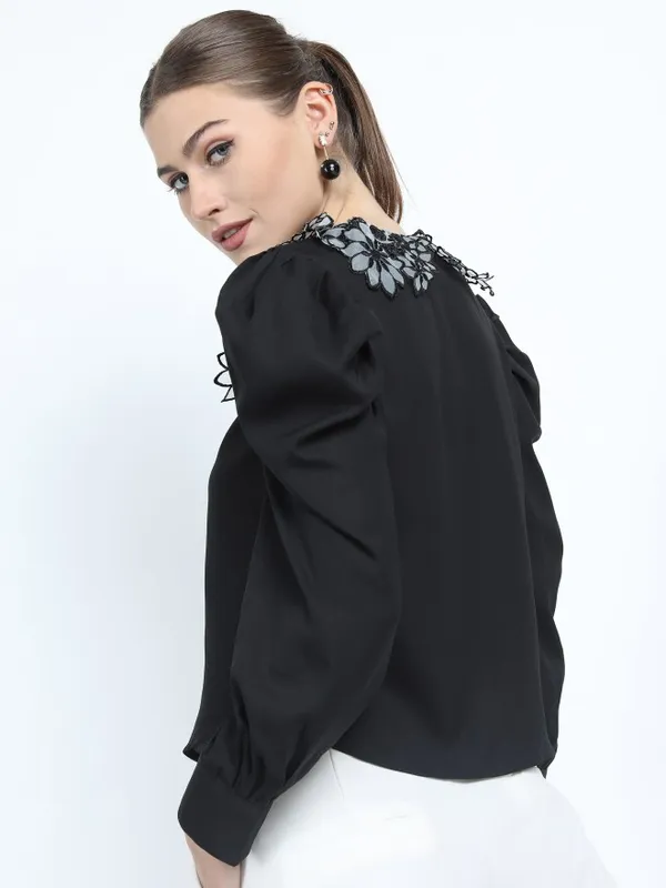  Tokyo Talkies Women Black Solid Regular Tops