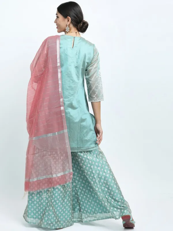 Vishudh Women Green Printed Kurta Sets
