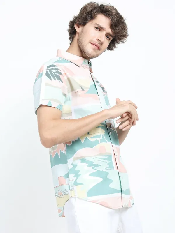  Highlander Men Green Printed Slim Fit Casual Shirts