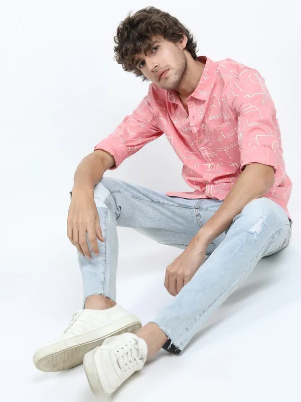  Highlander Men Pink Printed Slim Fit Casual Shirts