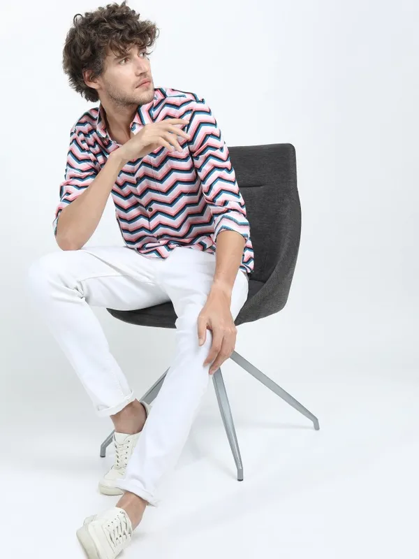 Highlander Mens Pink Slim Fit Printed Casual Shirt