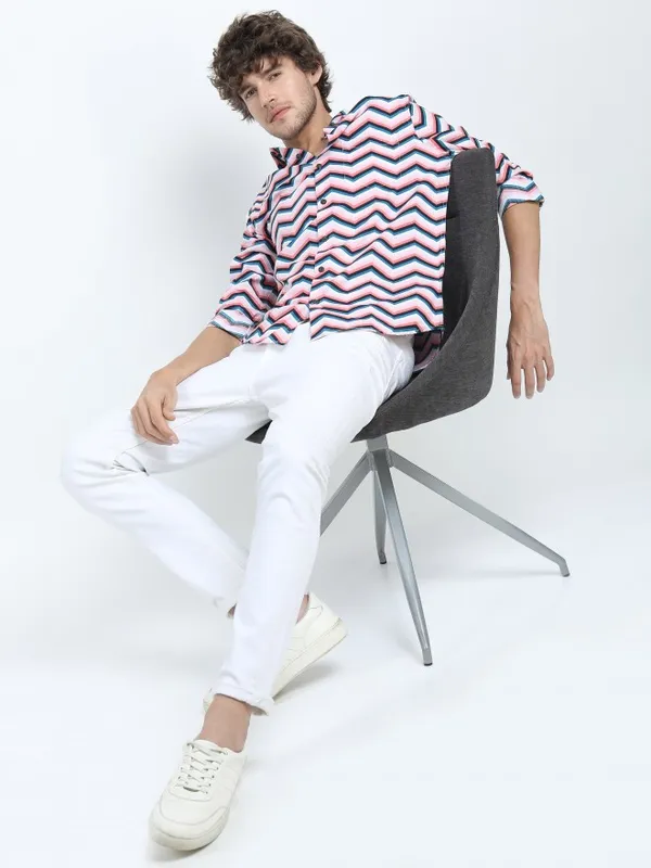 Highlander Mens Pink Slim Fit Printed Casual Shirt