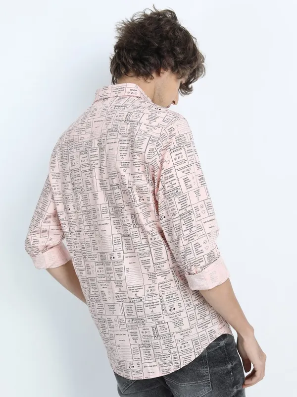  Highlander Men Pink Printed Slim Fit Casual Shirts
