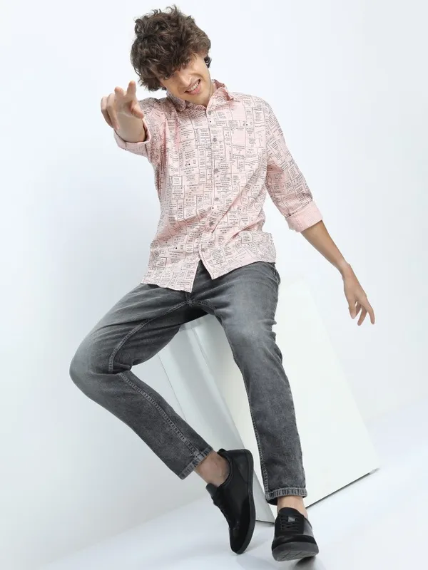  Highlander Men Pink Printed Slim Fit Casual Shirts