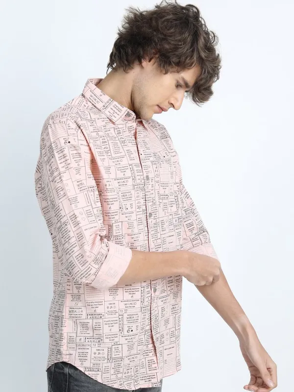  Highlander Men Pink Printed Slim Fit Casual Shirts