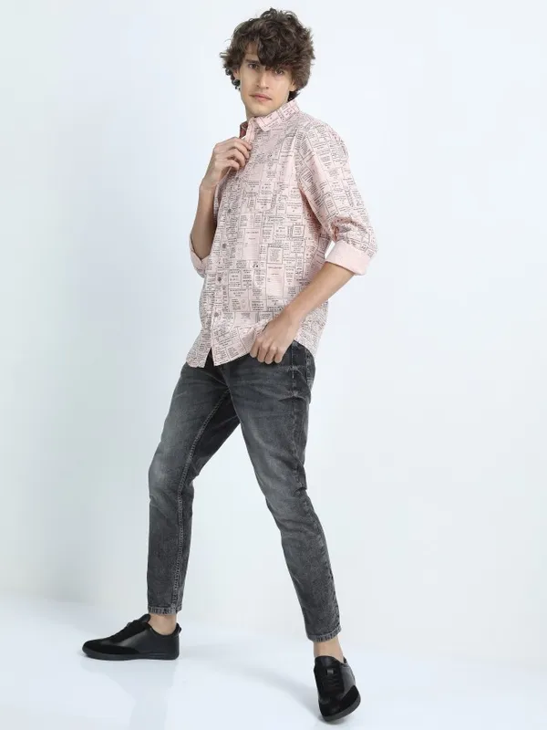  Highlander Men Pink Printed Slim Fit Casual Shirts