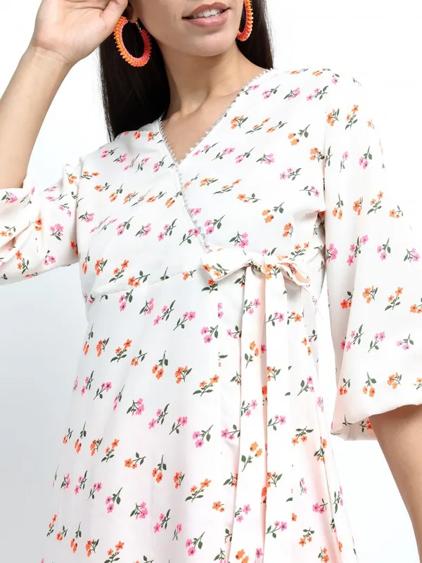  Vishudh Women Off White Printed Kurta Sets
