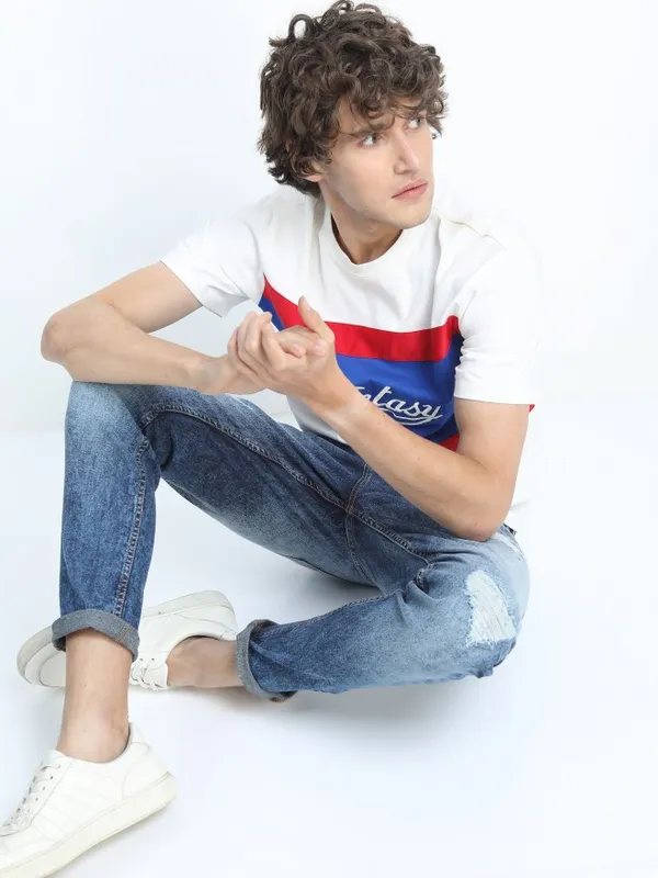 Men Tapered Fit Jeans