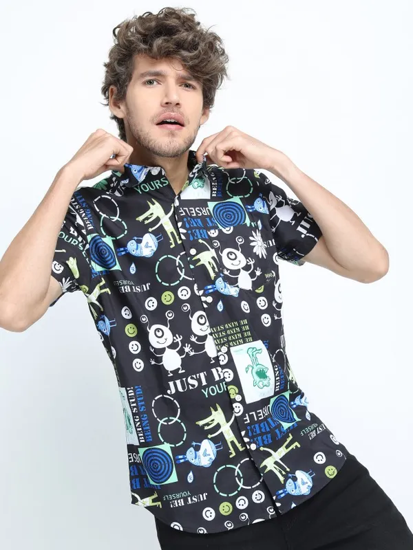  Locomotive Men Black Printed Slim Fit Casual Shirts