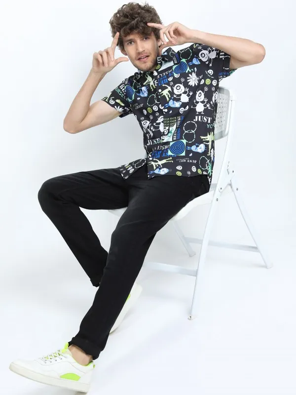  Locomotive Men Black Printed Slim Fit Casual Shirts