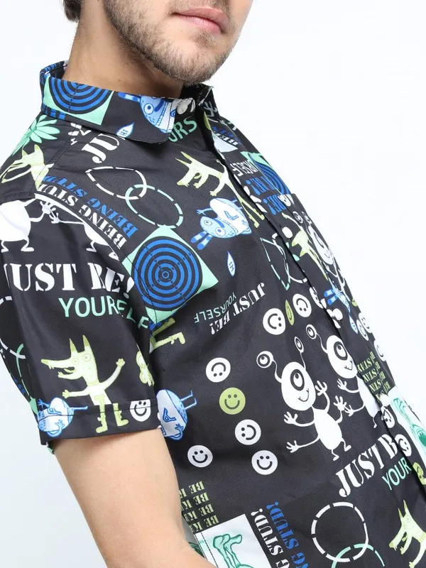 Locomotive Men Black Printed Slim Fit Casual Shirts