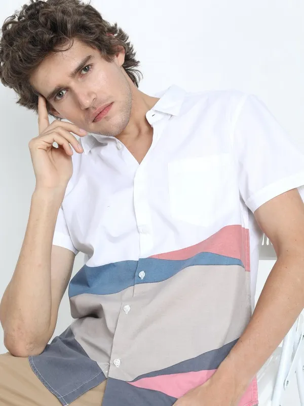  Highlander Men White Colourblocked Slim Fit Casual Shirts
