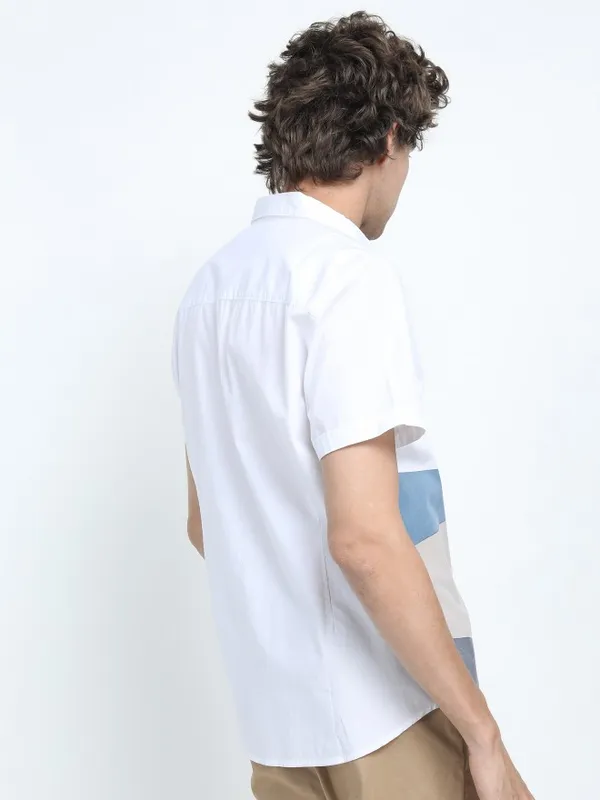  Highlander Men White Colourblocked Slim Fit Casual Shirts