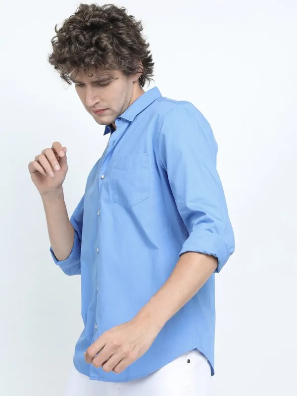  Highlander Men Blue Printed Slim Fit Casual Shirts