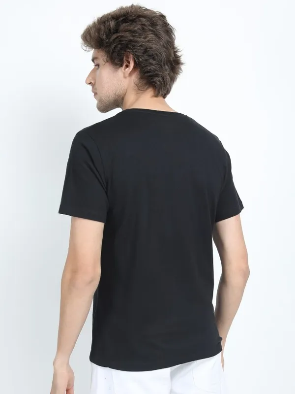  Highlander Men Black Printed Round Neck T-Shirts