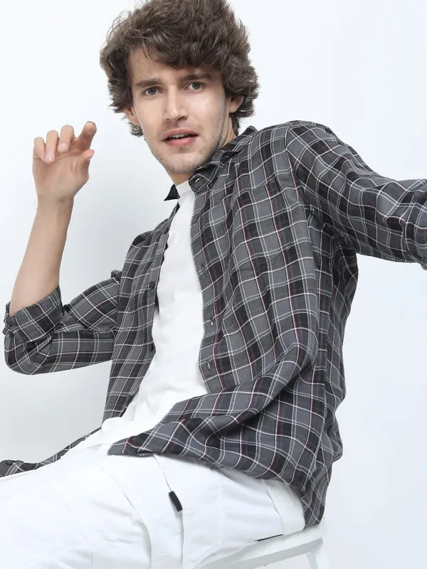  Ketch Men Grey Checked Slim Fit Casual Shirts