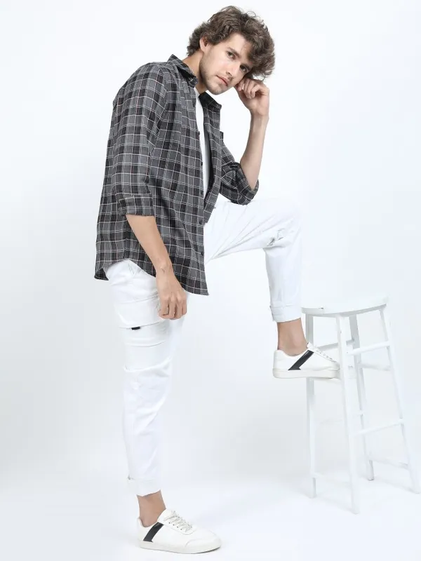  Ketch Men Grey Checked Slim Fit Casual Shirts