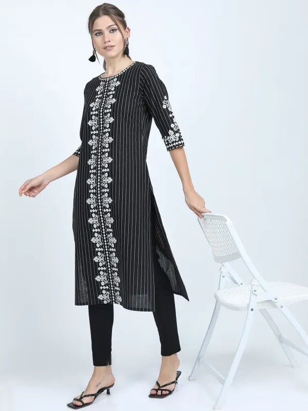  Vishudh Women Black Printed Straight Kurtas