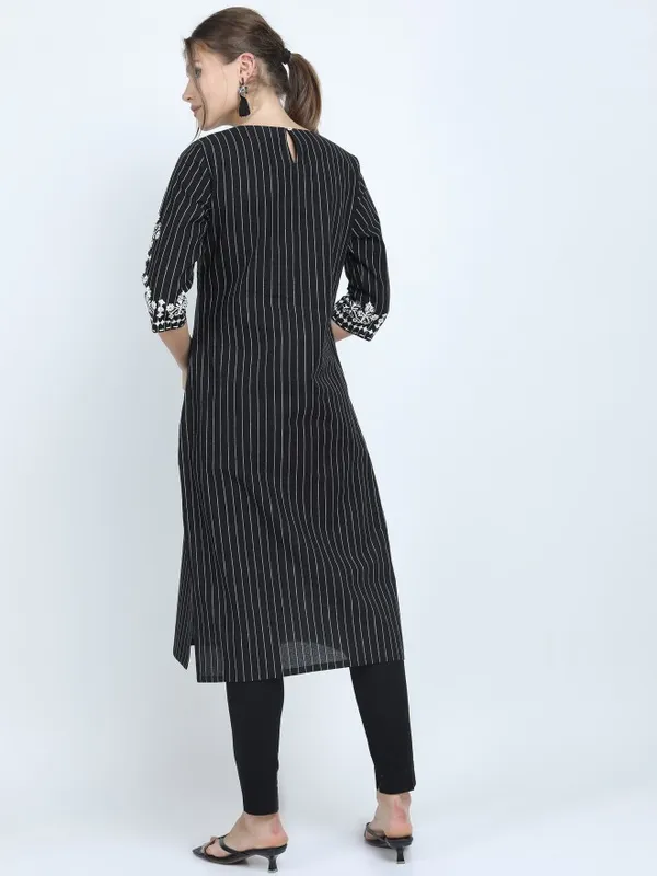  Vishudh Women Black Printed Straight Kurtas