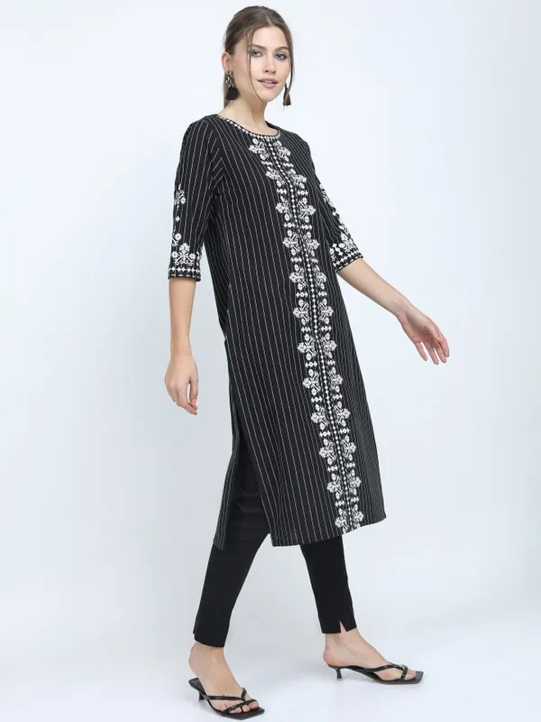  Vishudh Women Black Printed Straight Kurtas