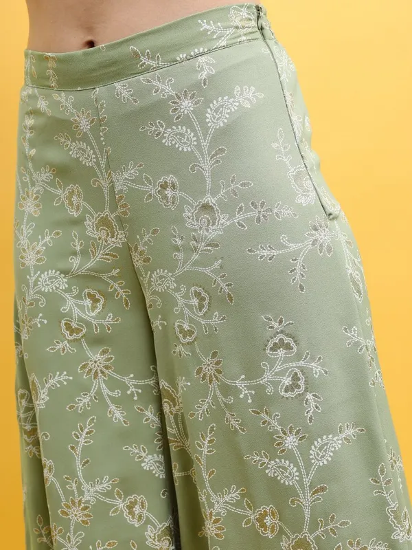  Vishudh Women Green Printed Kurta Sets