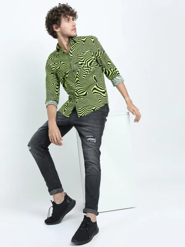  Highlander Men Black Printed Slim Fit Casual Shirts