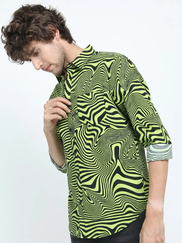  Highlander Men Black Printed Slim Fit Casual Shirts