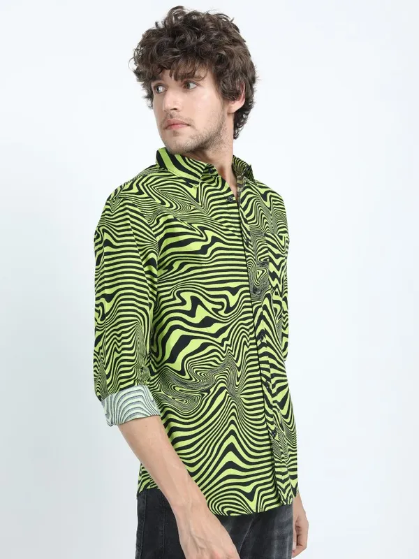  Highlander Men Black Printed Slim Fit Casual Shirts