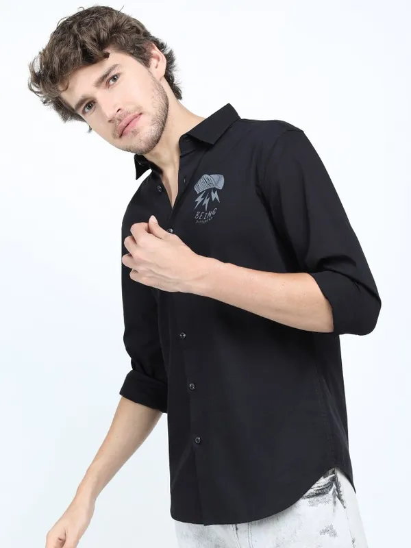  Locomotive Men Black Printed Slim Fit Casual Shirts