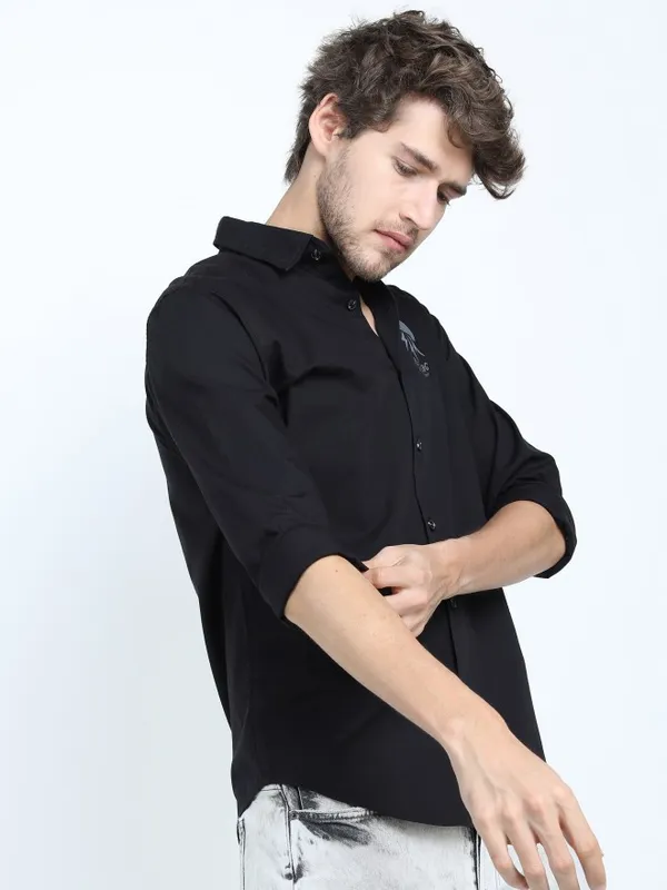  Locomotive Men Black Printed Slim Fit Casual Shirts