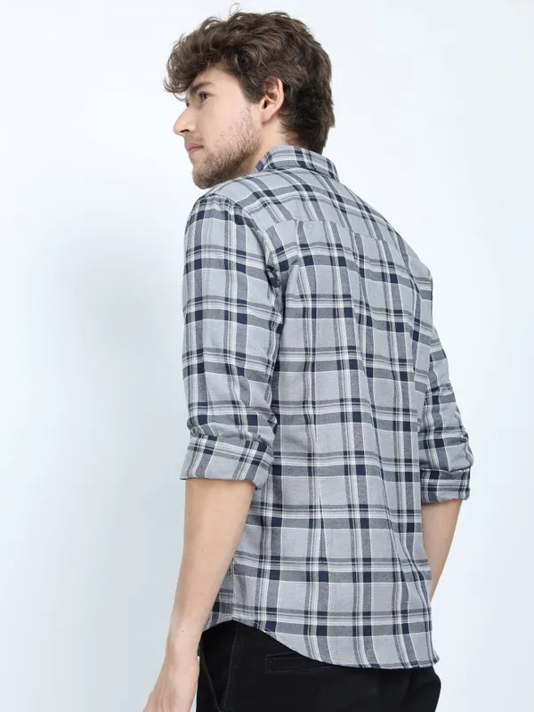  Ketch Men Grey Checked Slim Fit Casual Shirts