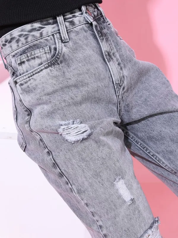  Tokyo Talkies Women Grey Straight Fit Highly Distressed Jeans