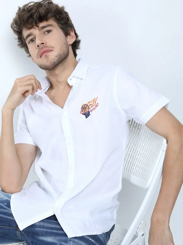  Ketch Men White Printed Slim Fit Casual Shirts
