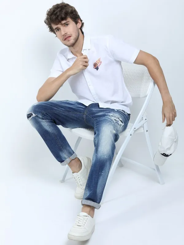  Ketch Men White Printed Slim Fit Casual Shirts