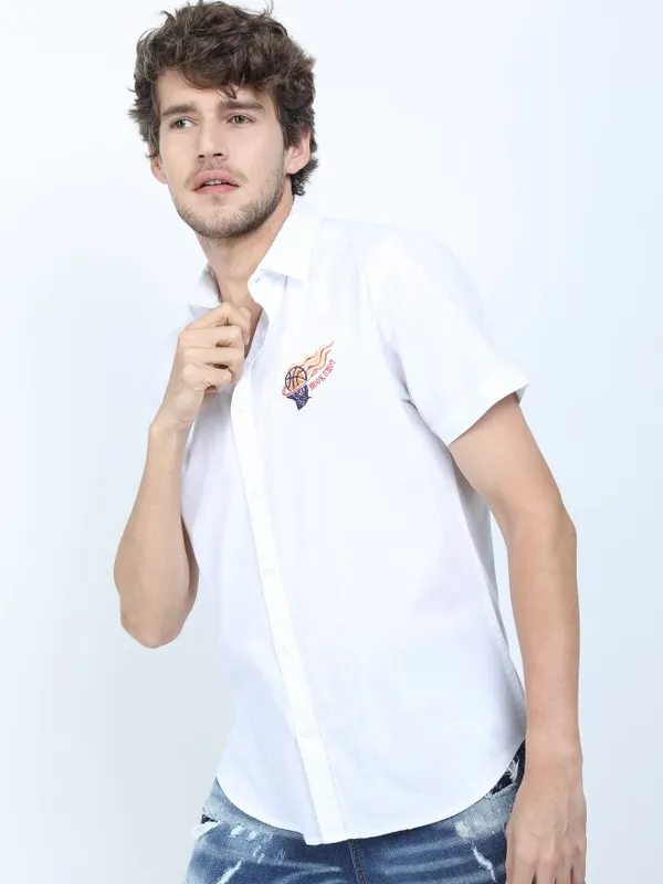  Ketch Men White Printed Slim Fit Casual Shirts