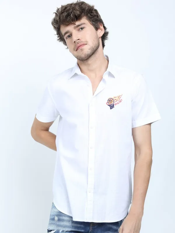  Ketch Men White Printed Slim Fit Casual Shirts