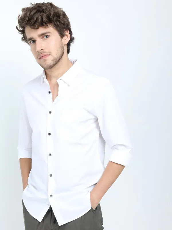 Locomotive Men White Printed Slim Fit Casual Shirts