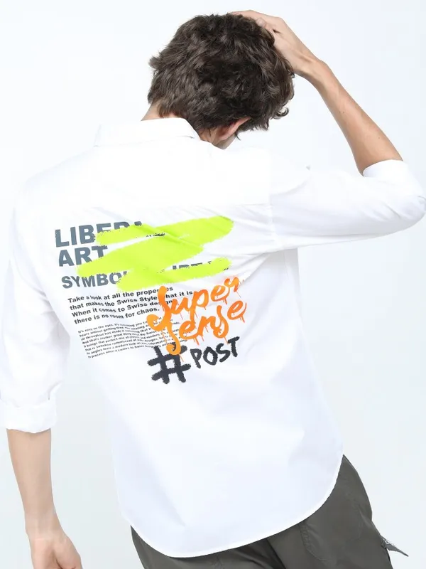 Locomotive Men White Printed Slim Fit Casual Shirts