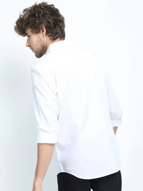  Highlander Men White Printed Slim Fit Casual Shirts