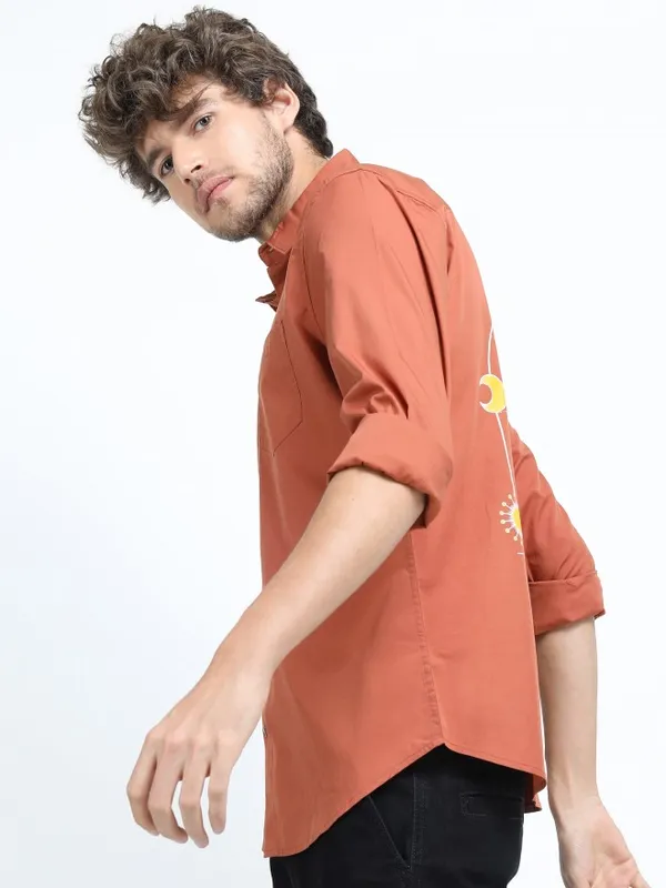  Highlander Men Terracotta Printed Slim Fit Casual Shirts