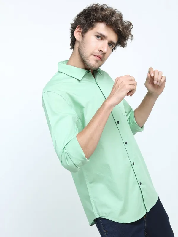  Highlander Men Green Printed Slim Fit Casual Shirts
