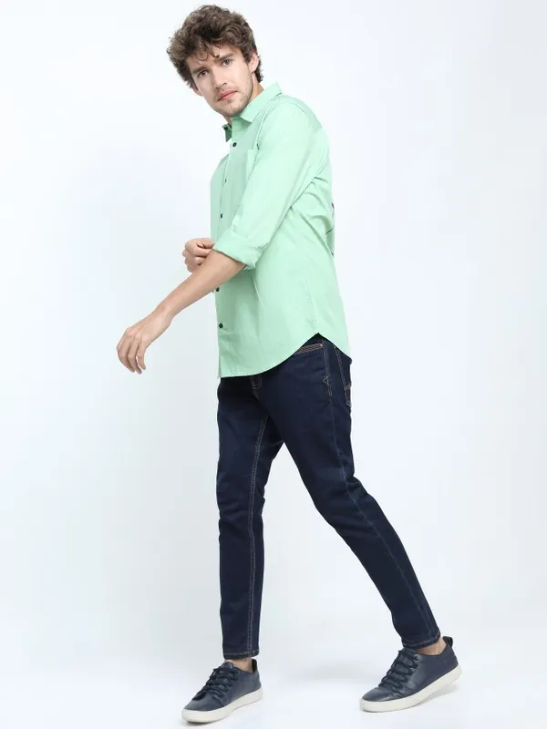  Highlander Men Green Printed Slim Fit Casual Shirts