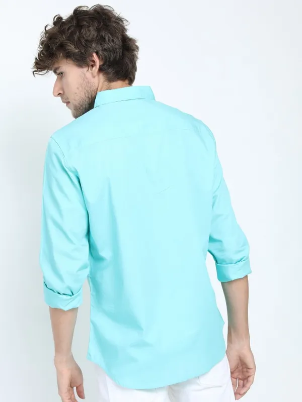  Highlander Men Blue Solid Slim Fit Casual Shirts